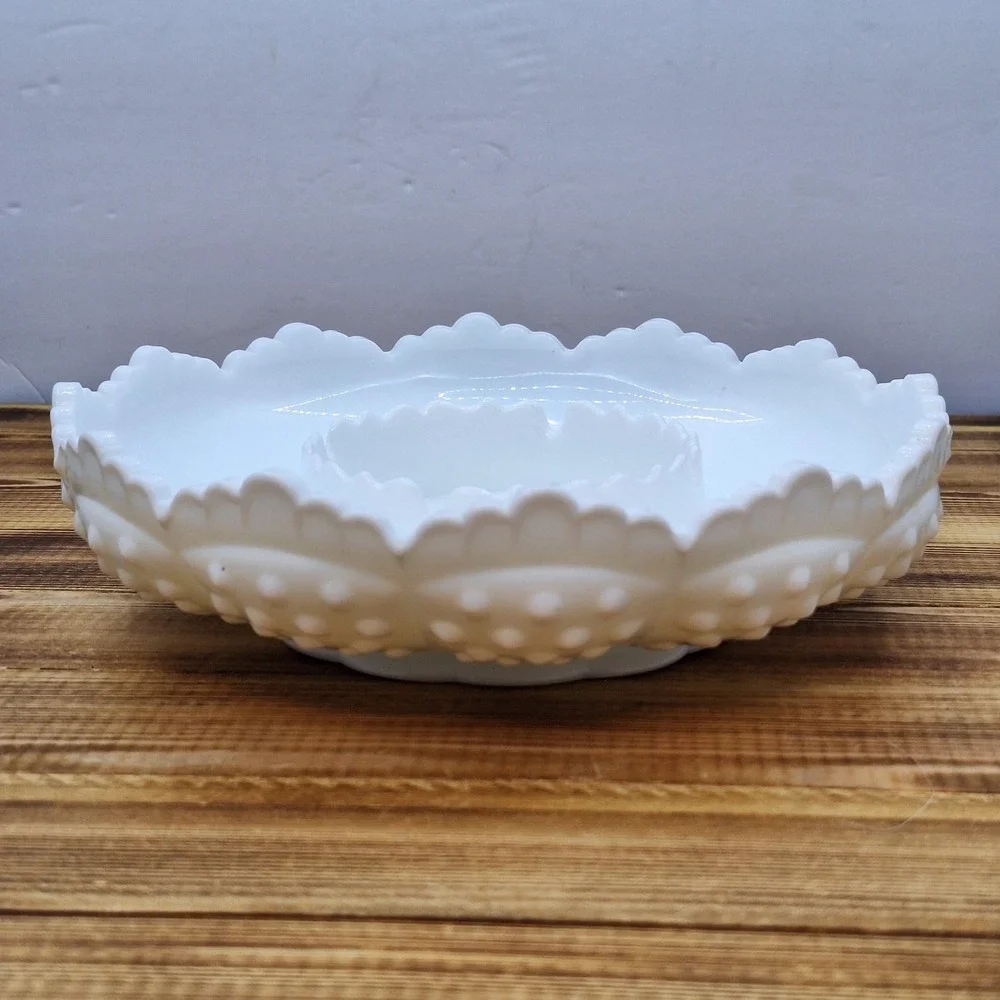 Fenton White Milk Glass Hobnail Chip Dip Snack‎ Bowl Hobnail Heavy Sawtooth Edge